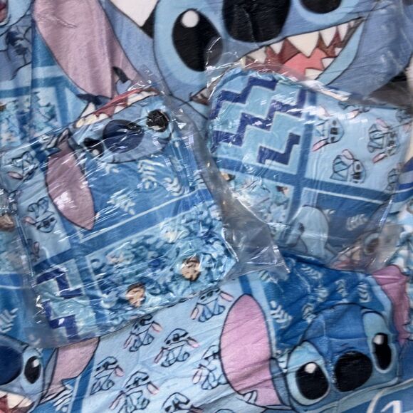 Stitch Blanket Throw Soft Warm And Ready For Gift Giving - Picture 7 of 8